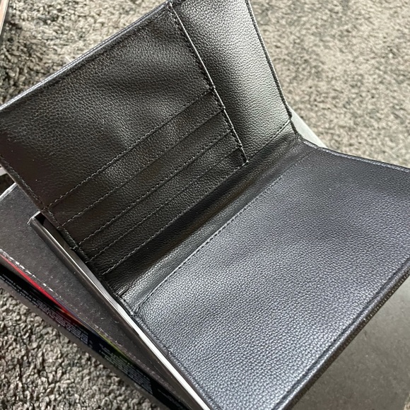 Guess Passport holder - Picture 3 of 4